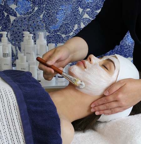 Kauneushoitola_HillaEmilia_beauty_treatment