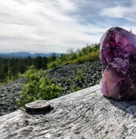 Sunday_Morning_Resort_summer_amethyst
