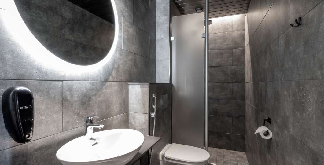 PL130 bathroom