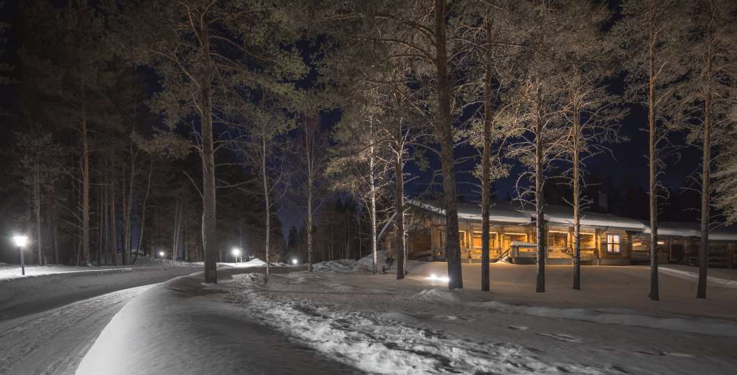 Sunday Morning Resort&#039;s Main Lodge at Night