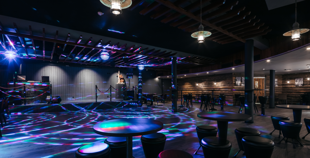 Lapland Hotels Luostotunturi Night Club Karhu dancefloor.png