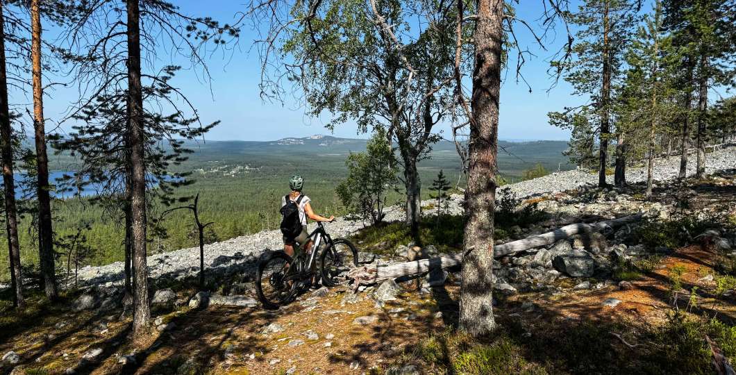 VisitPyhä-Luosto-Tanja_maastopyoraily