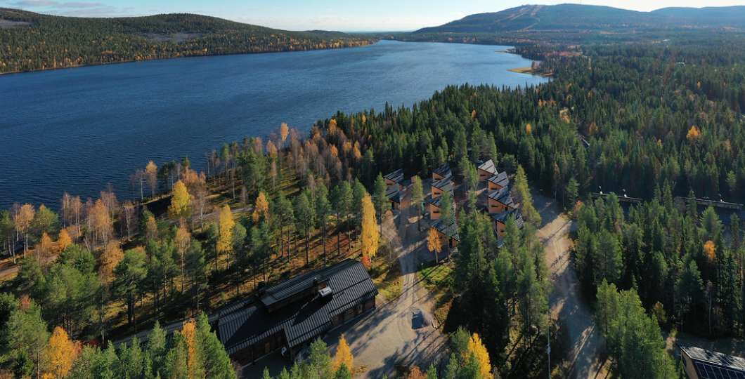 Aamu Sviitit ja päärakennus Sunday Morning Resort