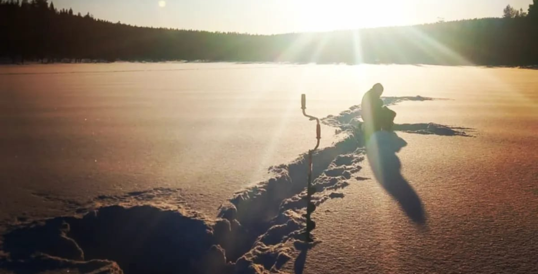 Fishing 2 of northern nature.png